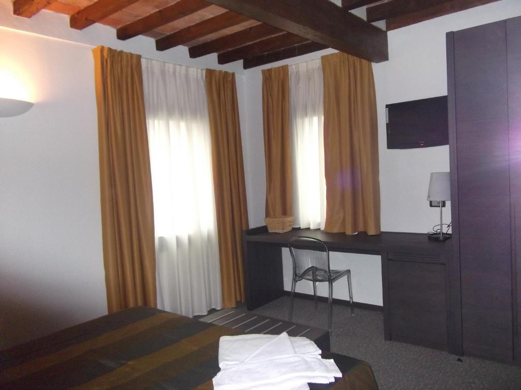 Locanda Sant'Ambrogio Rivalta (Reggio Emilia) Quarto foto