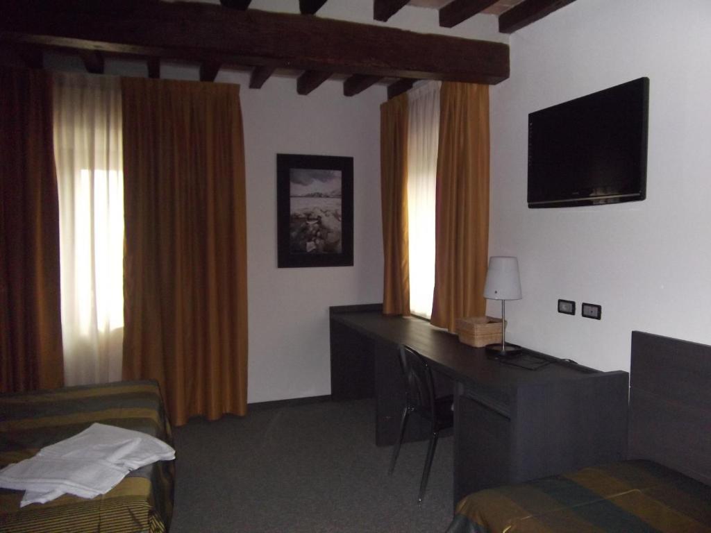 Locanda Sant'Ambrogio Rivalta (Reggio Emilia) Quarto foto