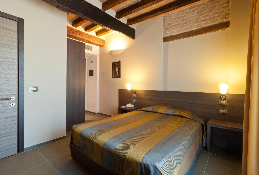 Locanda Sant'Ambrogio Rivalta (Reggio Emilia) Quarto foto