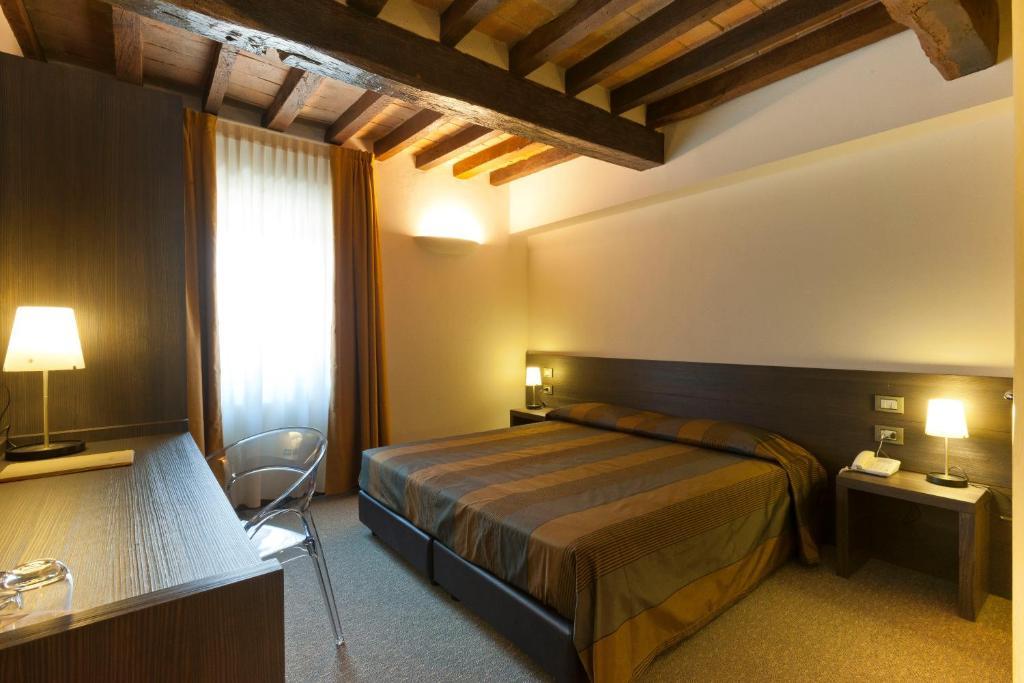 Locanda Sant'Ambrogio Rivalta (Reggio Emilia) Quarto foto