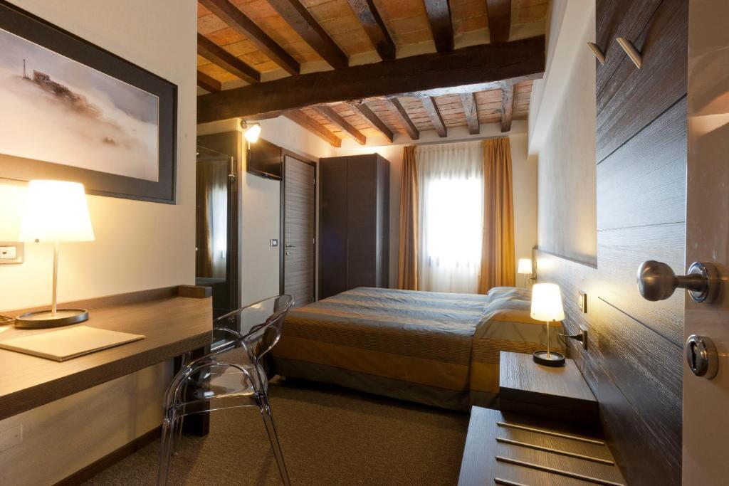 Locanda Sant'Ambrogio Rivalta (Reggio Emilia) Quarto foto
