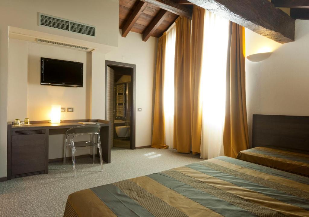 Locanda Sant'Ambrogio Rivalta (Reggio Emilia) Quarto foto